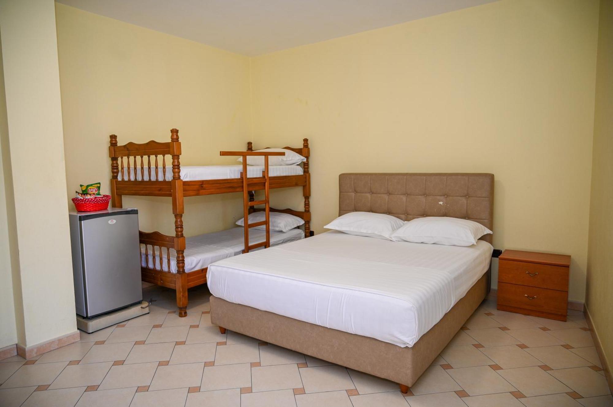 Hotel Vila Emes Δυρράχιο Εξωτερικό φωτογραφία
