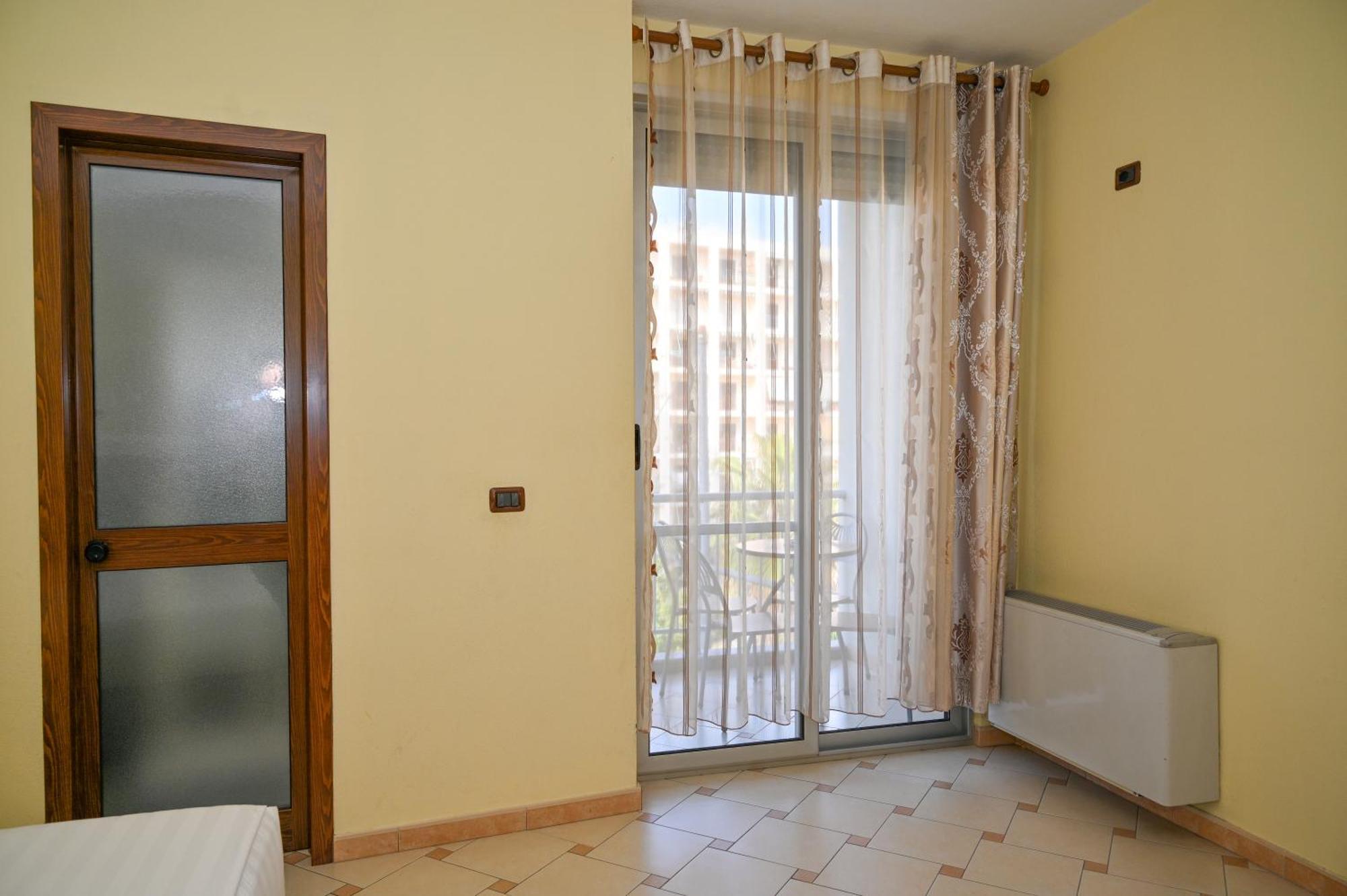 Hotel Vila Emes Δυρράχιο Δωμάτιο φωτογραφία