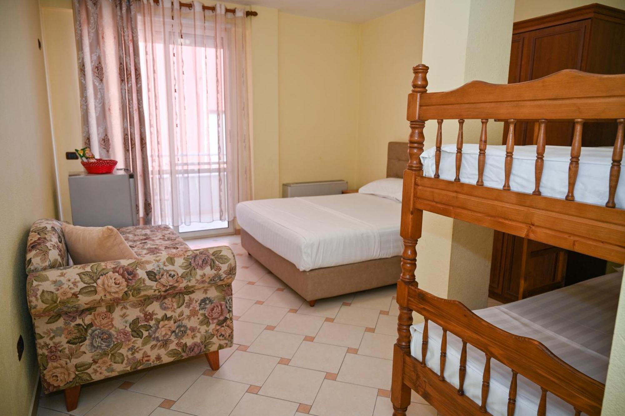 Hotel Vila Emes Δυρράχιο Εξωτερικό φωτογραφία