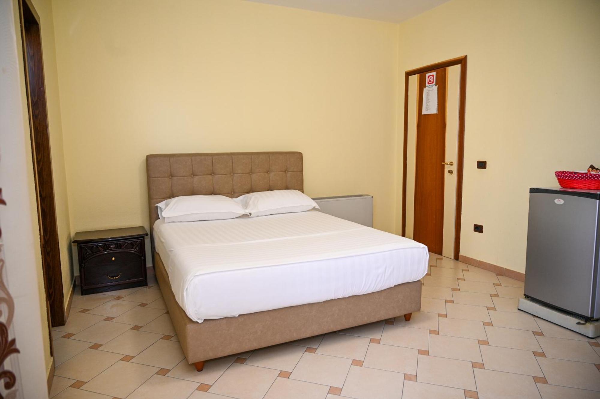 Hotel Vila Emes Δυρράχιο Εξωτερικό φωτογραφία