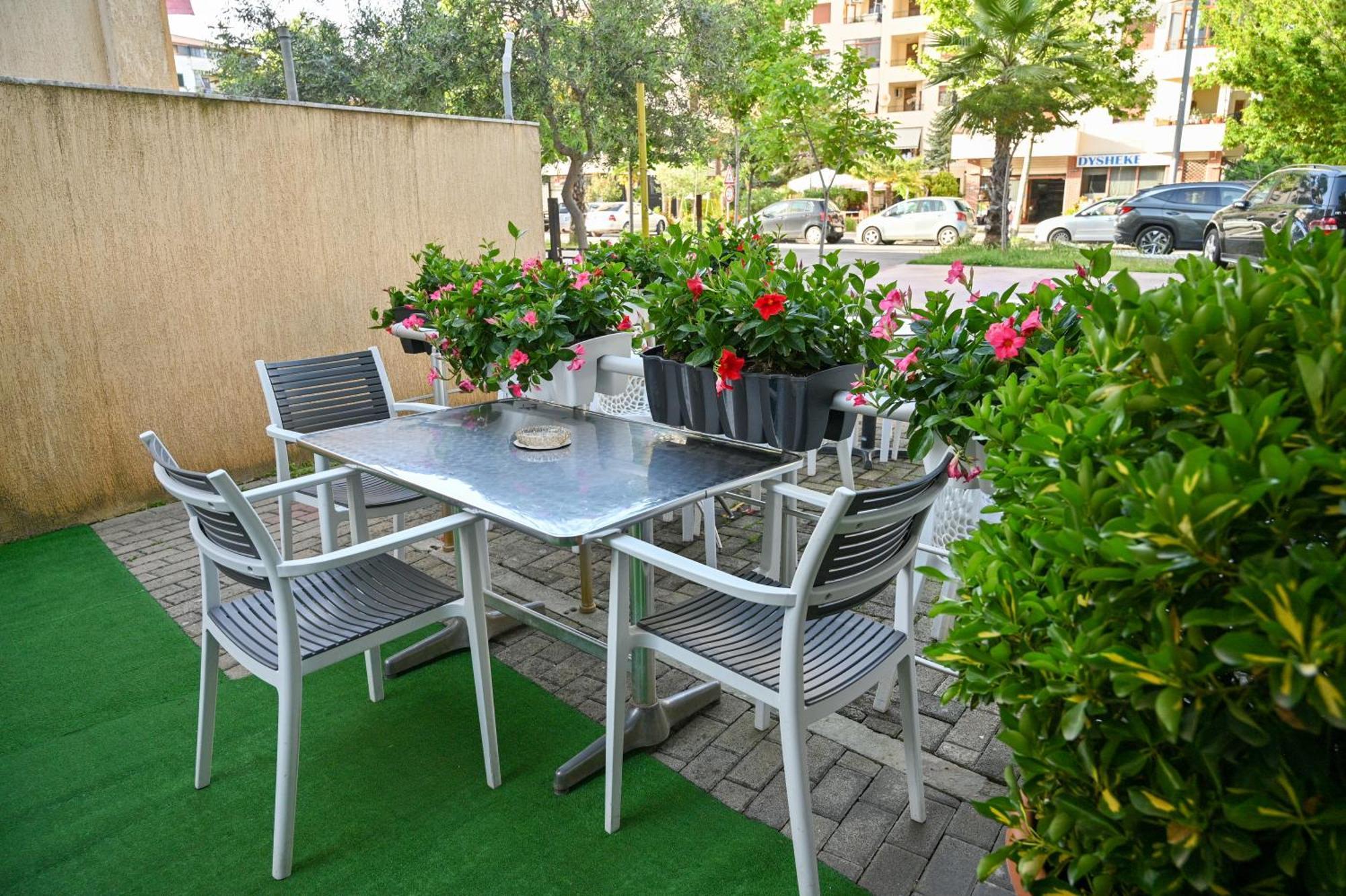 Hotel Vila Emes Δυρράχιο Εξωτερικό φωτογραφία